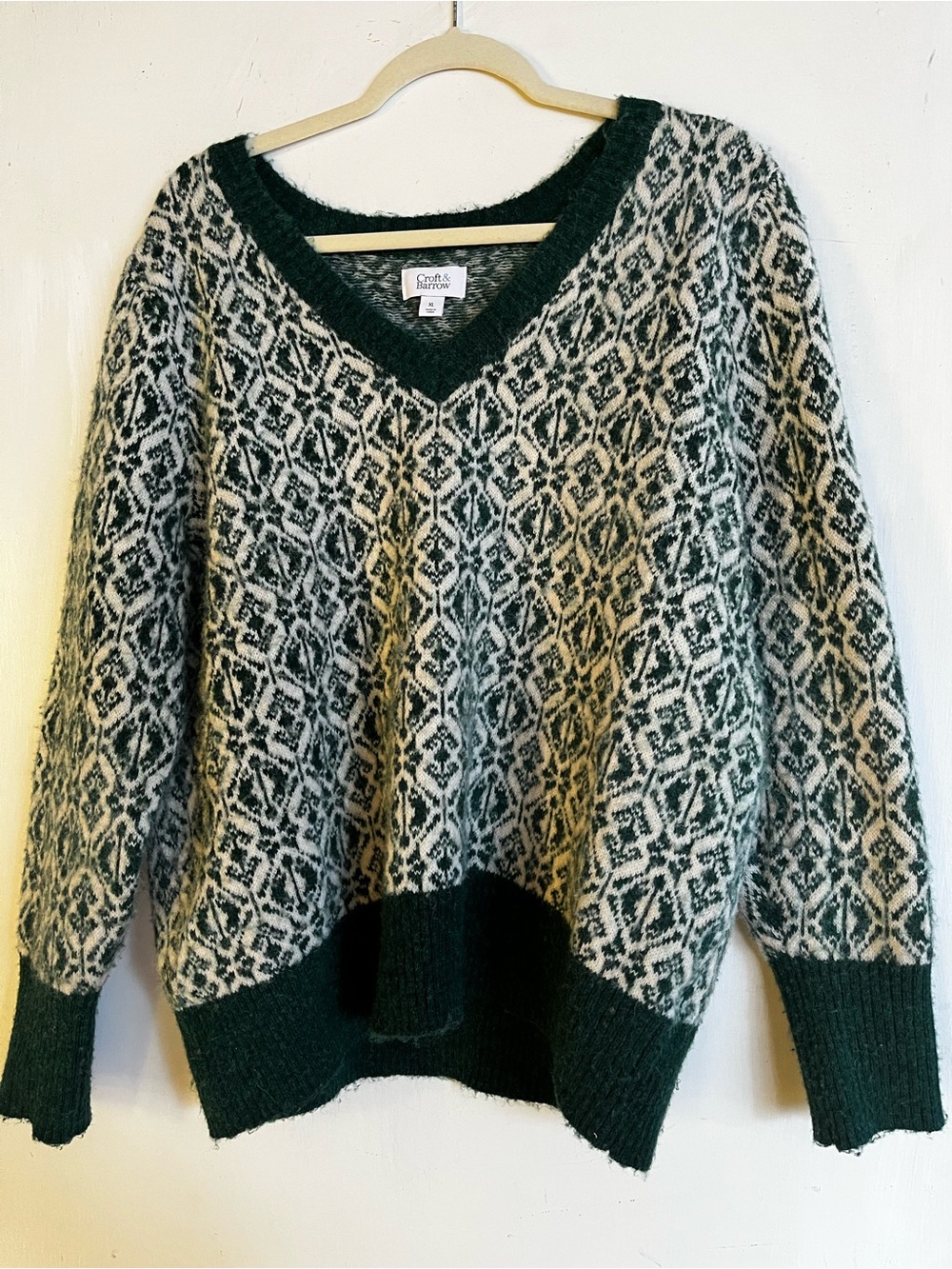 Fisherman preppy quiet luxury old money 
V-Neck knit Patterned Sweater